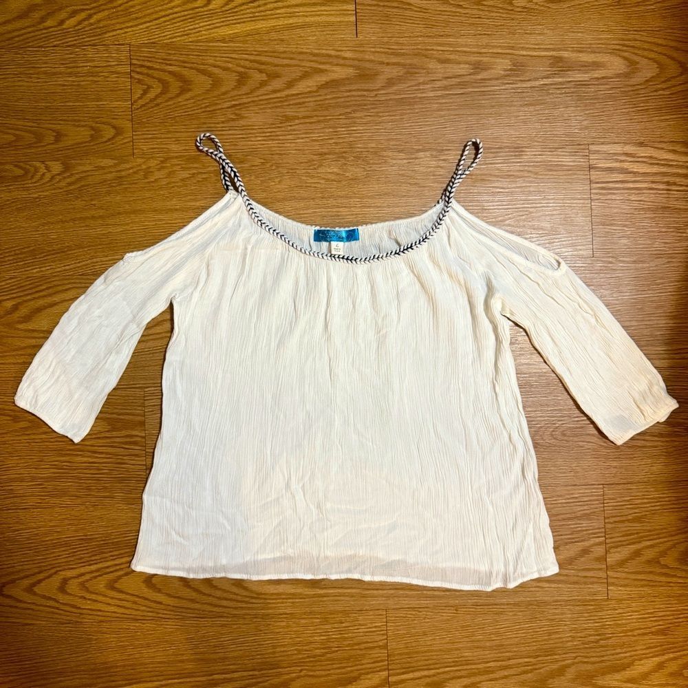 Buttons Bettie Cold Shoulder Top